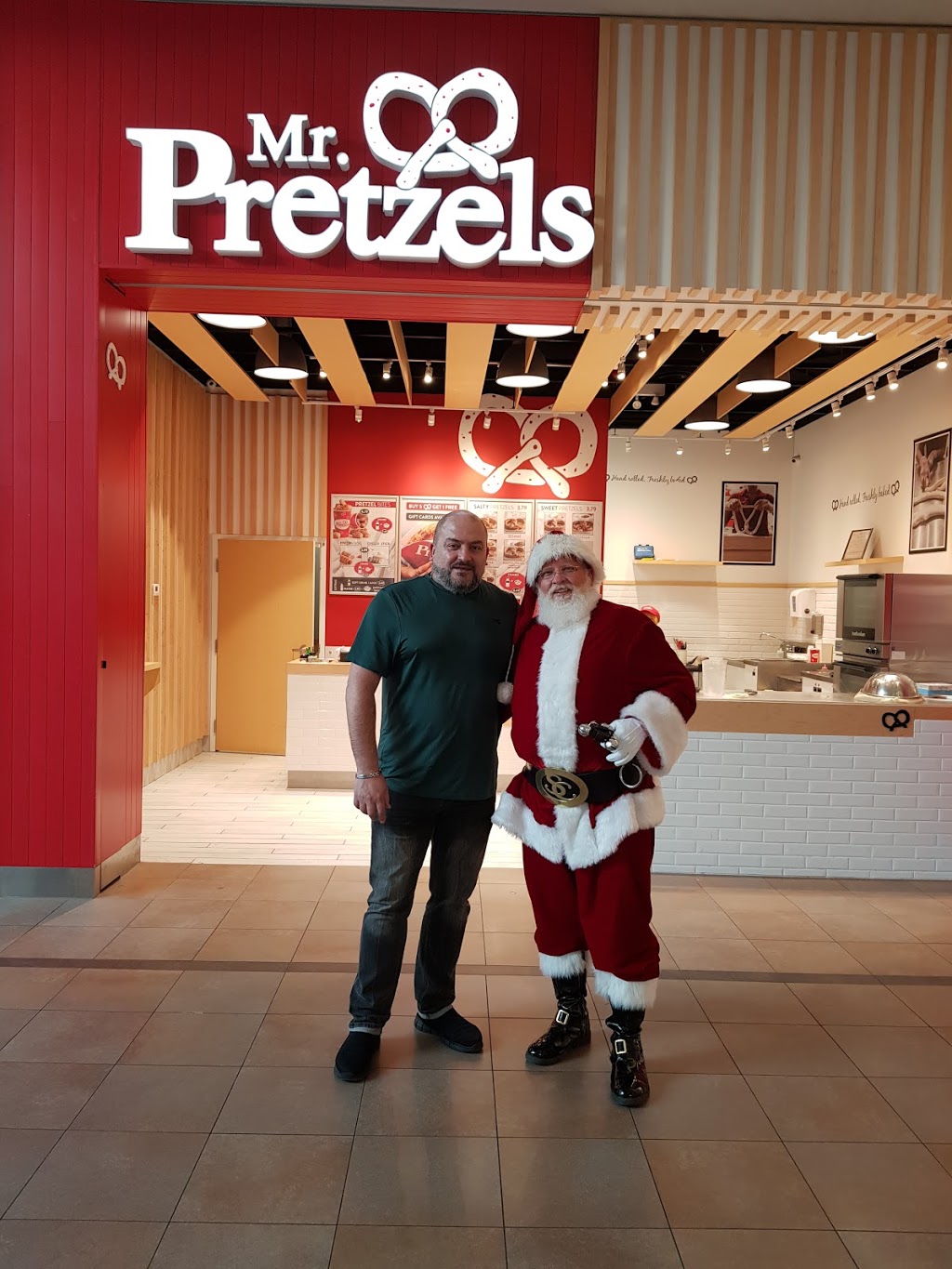 Mr. Pretzels | 2960 Kingsway Dr, Kitchener, ON N2C 1X1, Canada | Phone: (519) 894-0352