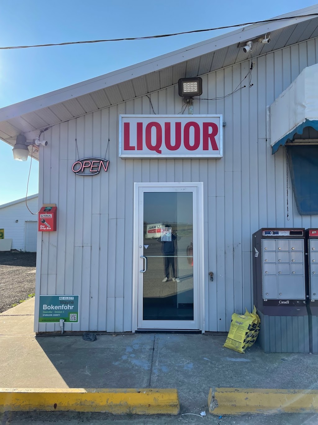 Rickys Liquor | 25415 Terrault Rd, Alberta T8T 0C6, Canada | Phone: (780) 460-2163