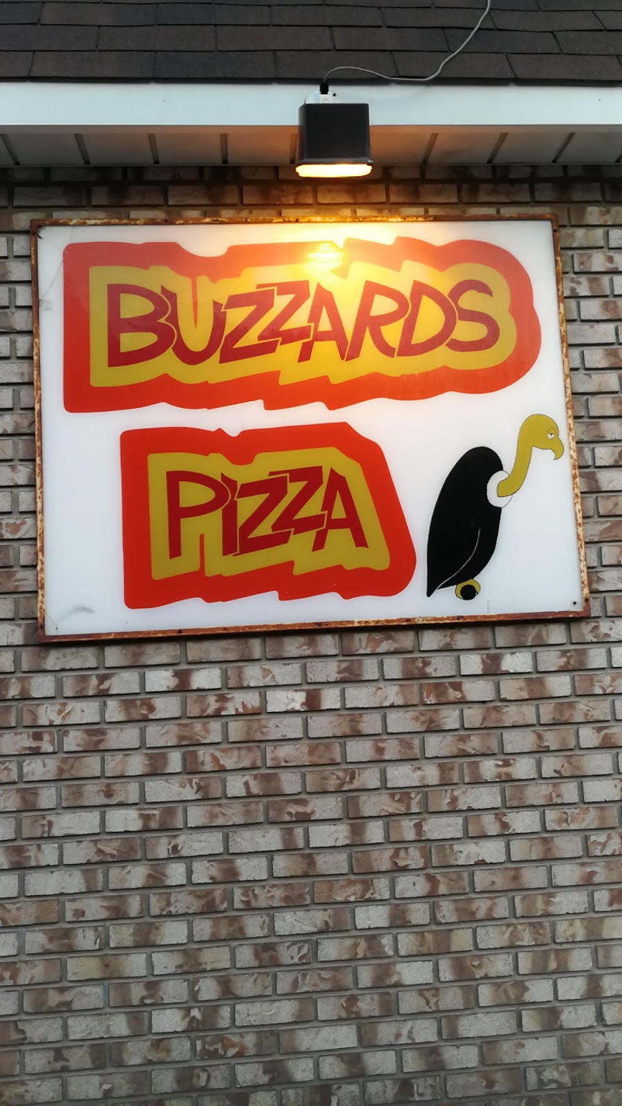 Buzzards Pizza | 114 Griffin St, Smithville, ON L0R 2A0, Canada | Phone: (905) 957-2453