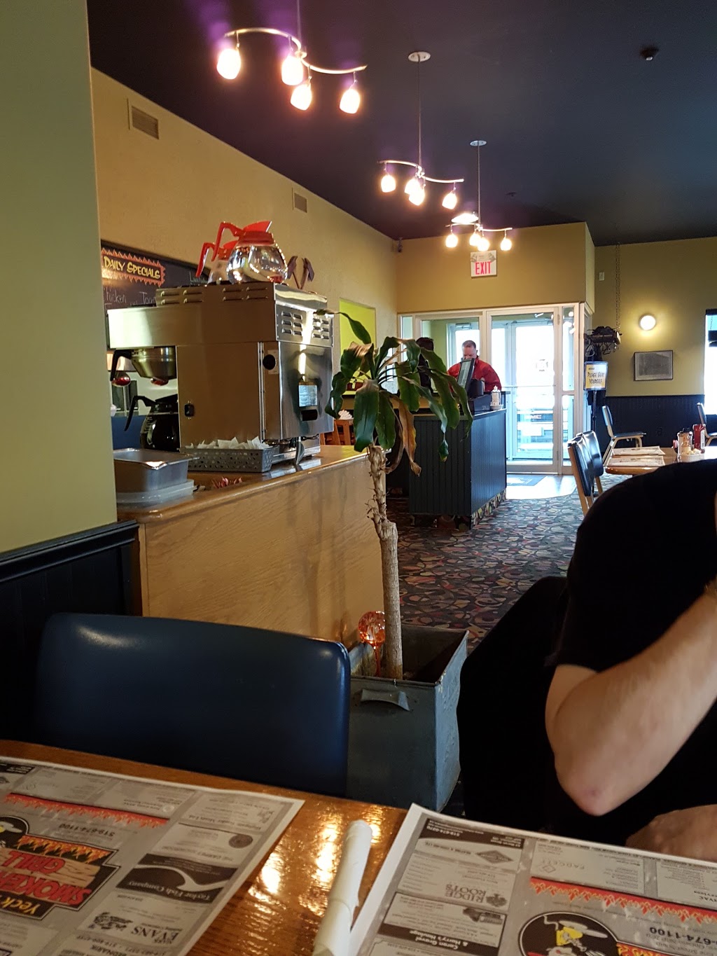 Yecks Smokehouse Grill | 20137 Erie St S, Ridgetown, ON N0P 2C0, Canada | Phone: (519) 674-1100