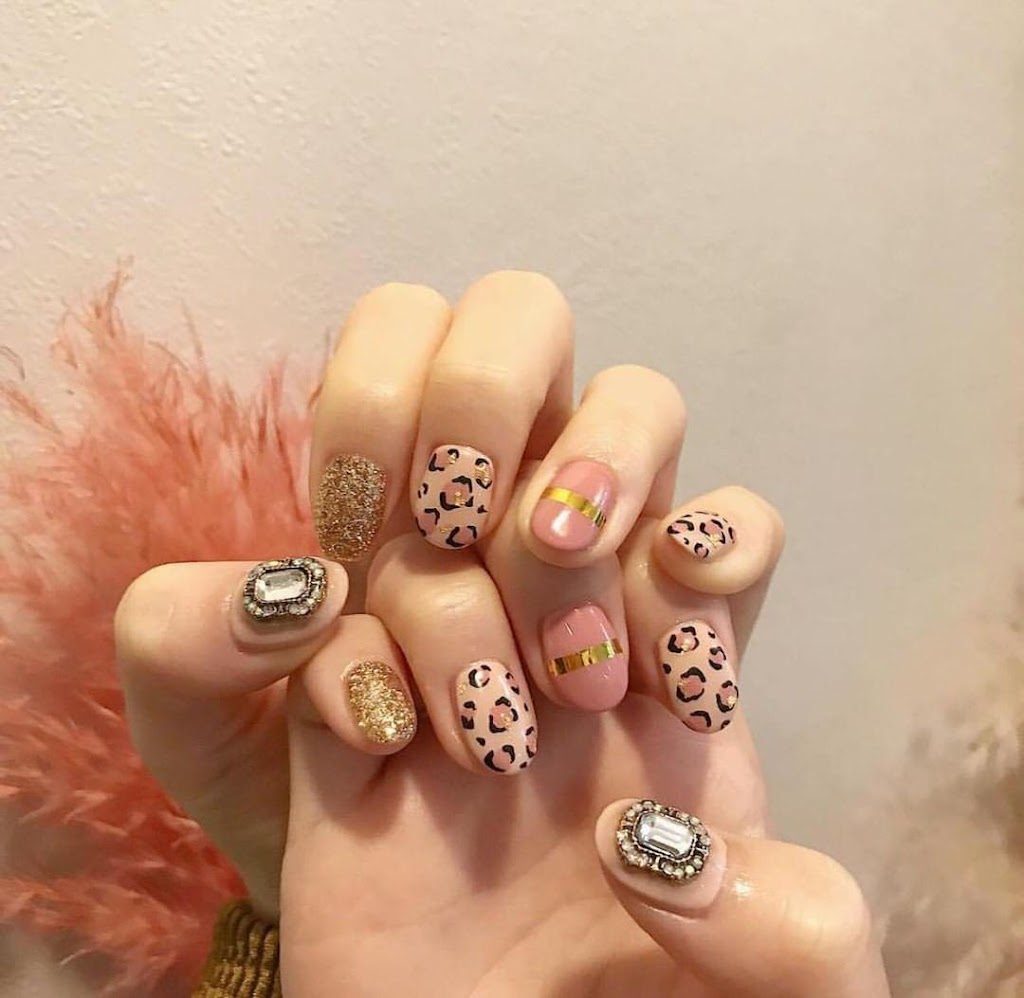 Nail Tree | 109 Lund St, Richmond Hill, ON L4C 5V3, Canada | Phone: (647) 719-8781