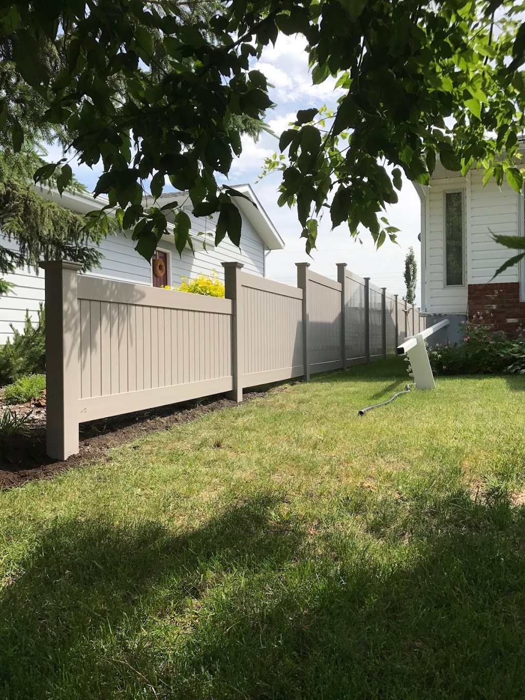 Central Alberta Fencing Inc. | 8800 Venture Ave SE Unit# 2168, Calgary, AB T3S 0A2, Canada | Phone: (403) 354-5484