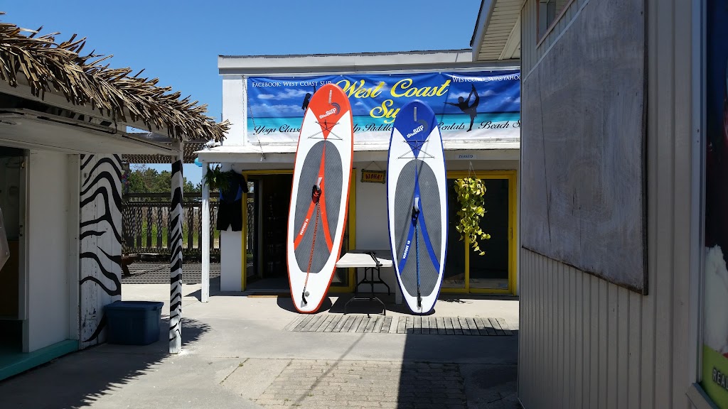 Westcoast Beach Store | 77 Main St W, Grand Bend, ON N0M 1T0, Canada | Phone: (416) 836-8706