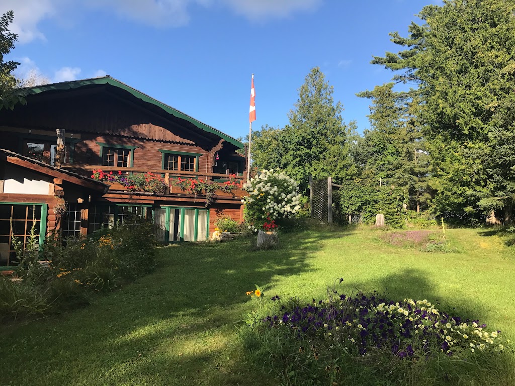 Cedarwood Lodge | 40 Cranston Rd, Providence Bay, ON P0P 1T0, Canada | Phone: (705) 377-5845