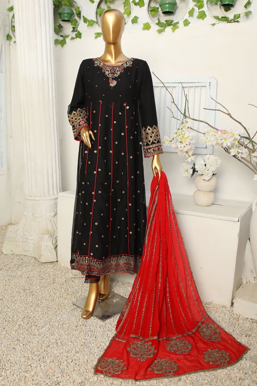 Ziami Pakistani Clothes/ By appointment only | 496 Downes Jackson Heights, Milton, ON L9T 8W2, Canada | Phone: (437) 972-2015