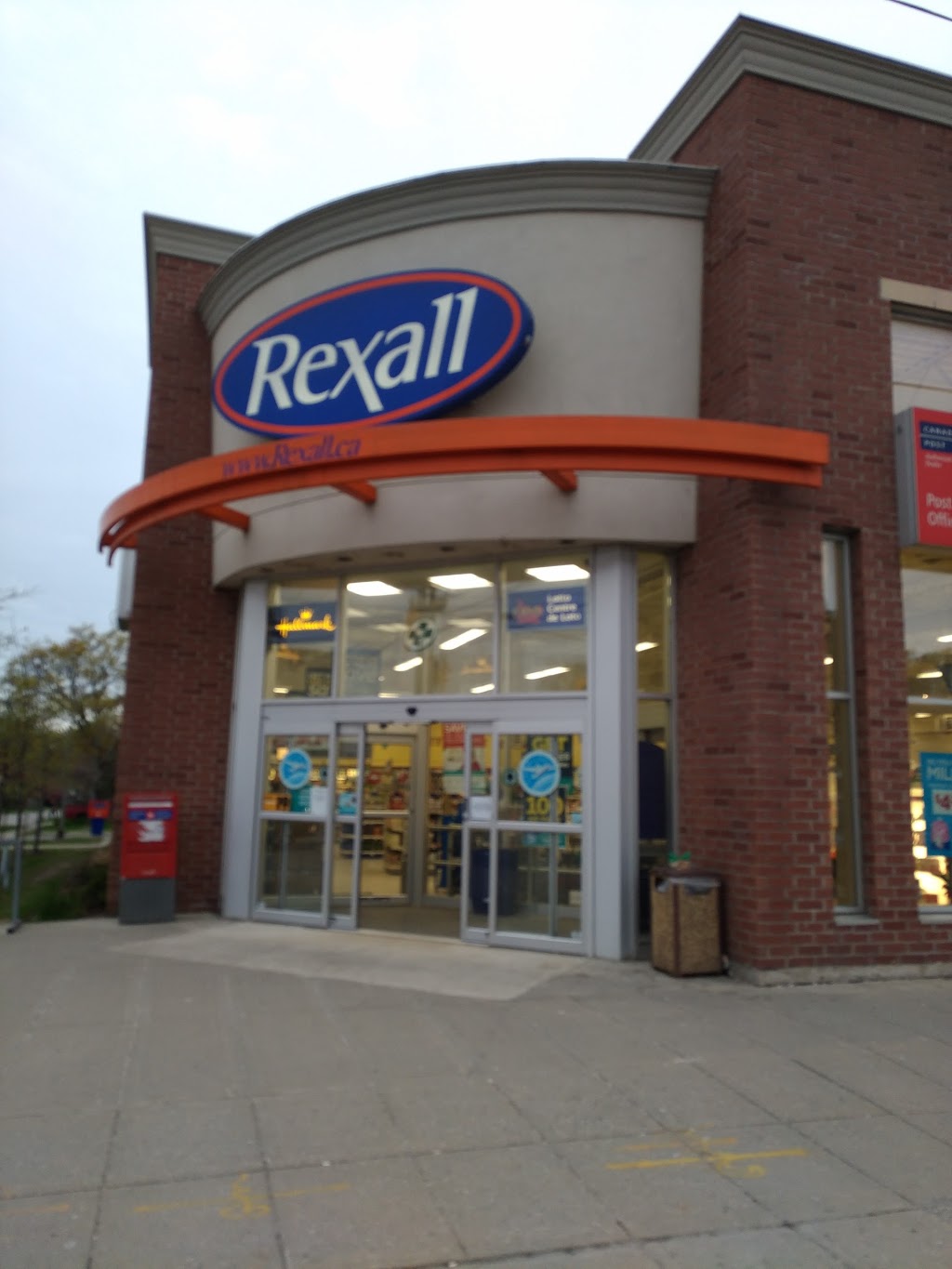 Rexall | 3701 Lake Shore Blvd W, Etobicoke, ON M8W 1P8, Canada | Phone: (416) 259-3777