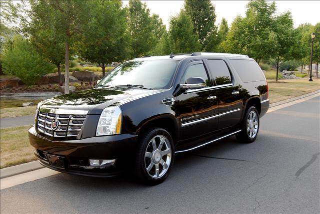 Kitchener Limo & Party Bus Rentals | 123 Pondcliffe Dr, Kitchener, ON N2R 0M4, Canada | Phone: (519) 900-4262