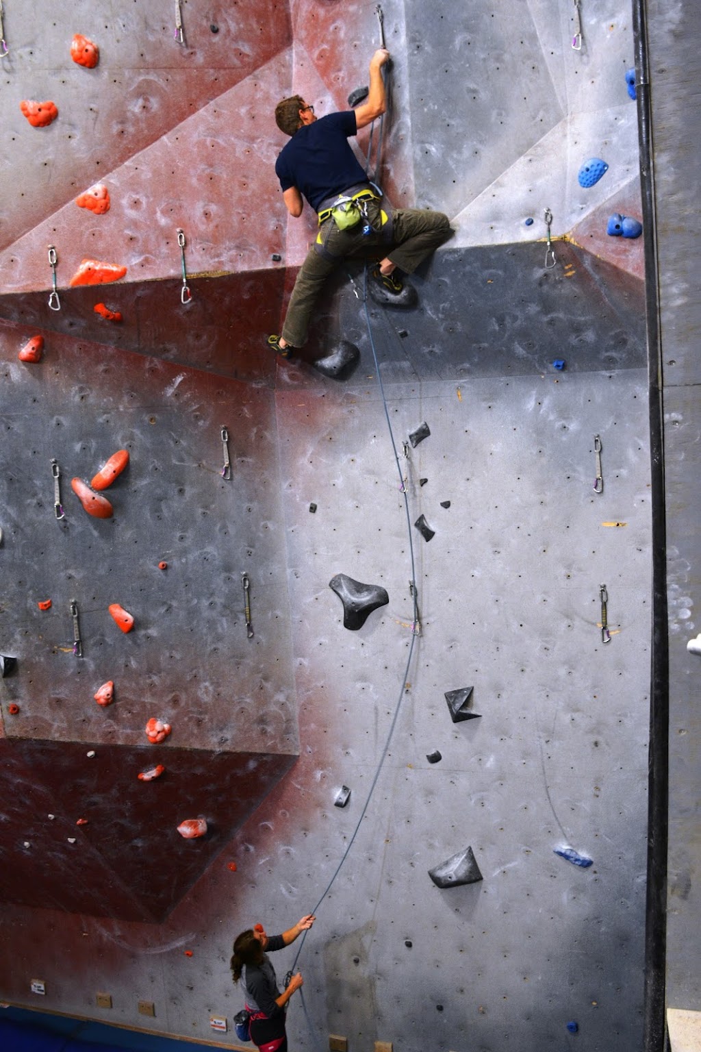 Horizon Roc Climbing Centre | 2350 Rue Dickson, Montréal, QC H1N 3T1, Canada | Phone: (514) 899-5000