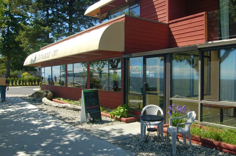 The Driftwood Inn | 5454 Trail Ave, Sechelt, BC V0N 3A0, Canada | Phone: (604) 885-5811