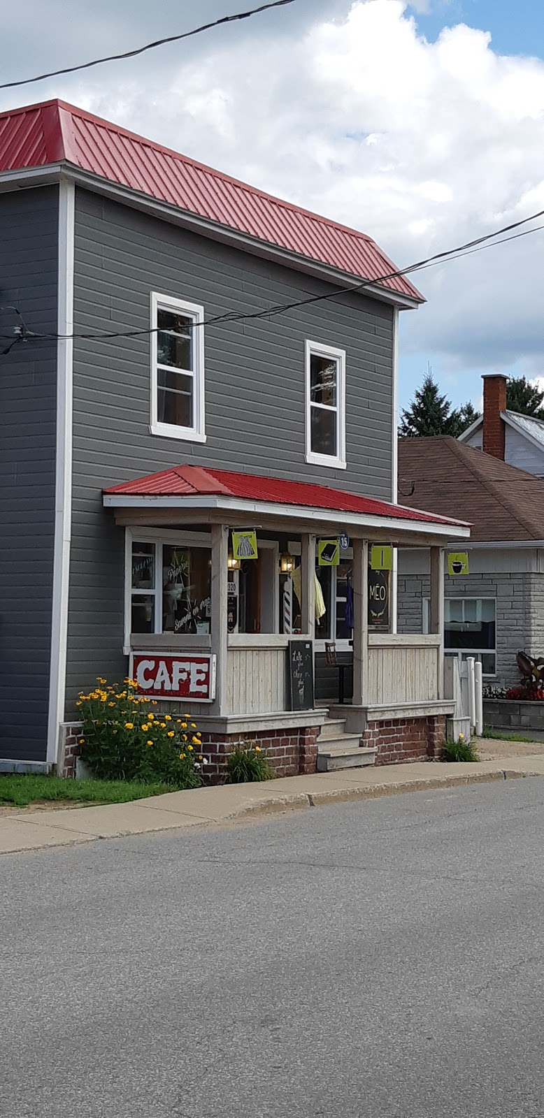 Chez Meo, General Store | 2320 Ave Principale, Saint-Élie-de-Caxton, QC G0X 2N0, Canada | Phone: (819) 221-3320