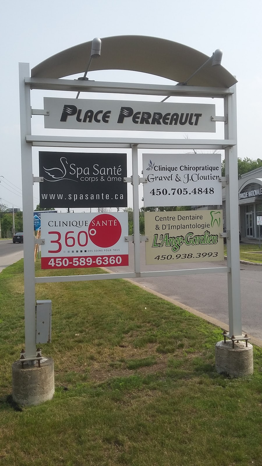 Place Perreault | 831 Boulevard de lAnge Gardien N, LAssomption, QC J5W 1P8, Canada | Phone: (450) 654-1707