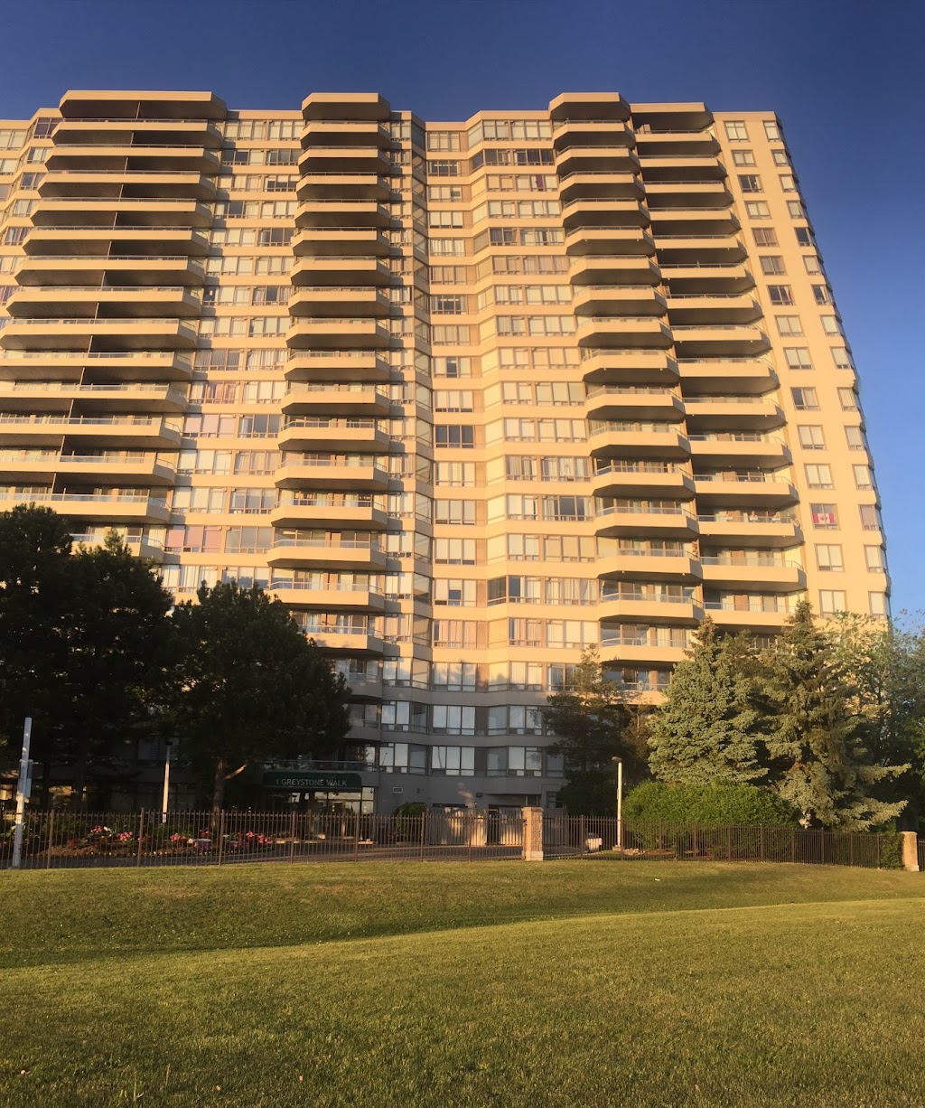 Greystone Walk Condominium Management Office | 5 Greystone Walk Dr, Scarborough, ON M1K 5J5, Canada | Phone: (416) 261-1069