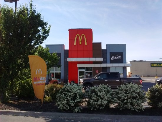 McDonalds | 185 N Front St, Belleville, ON K8P 3C1, Canada | Phone: (613) 962-7400