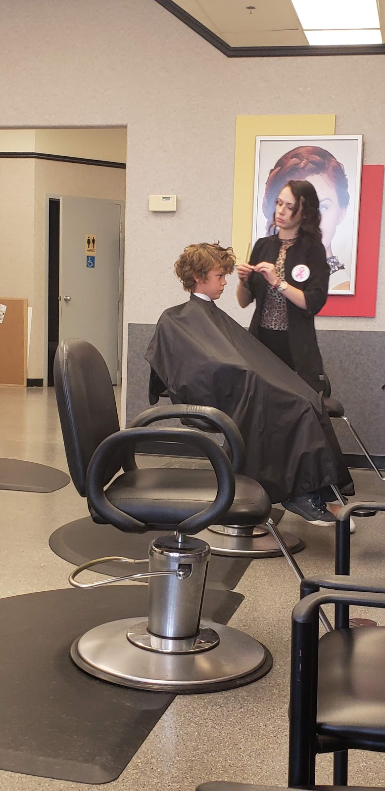 First Choice Haircutters | 589 S Pelham Rd, Welland, ON L3C 3C7, Canada | Phone: (905) 734-7586