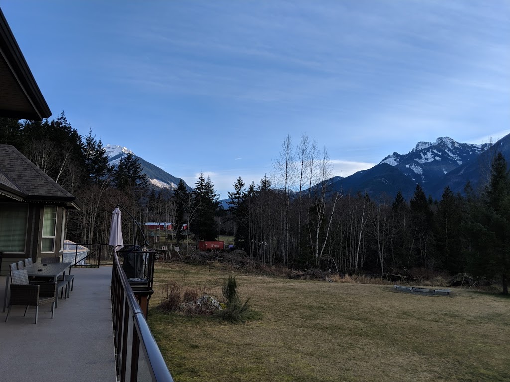 MountainView Lodge | 4601 Bench Road, Chilliwack, BC V4Z 1G2, Canada