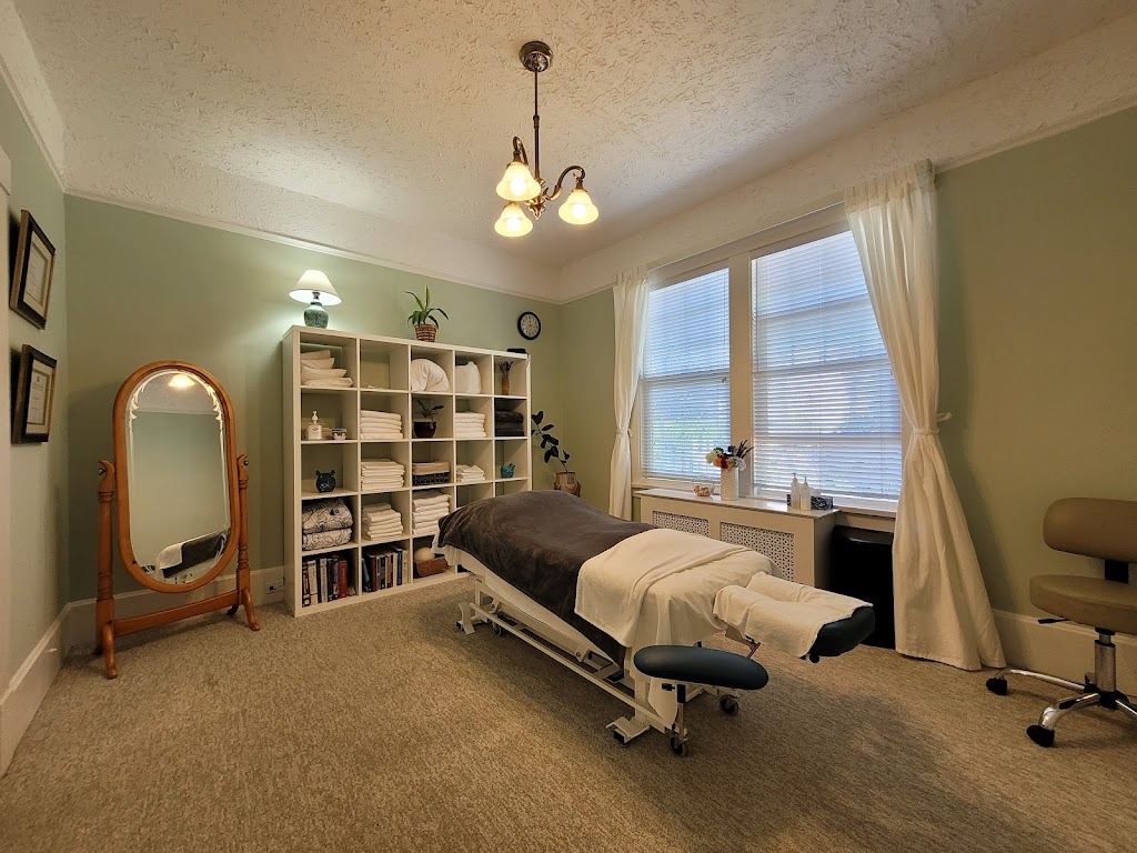 Townsite Massage Therapy | 5670 Marine Ave, Powell River, BC V8A 2M3, Canada | Phone: (604) 905-8028