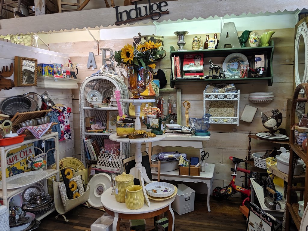 Frannis Attic Antiques, Uniques And Collectibles | 1011 Bay St, Port Rowan, ON N0E 1M0, Canada | Phone: (519) 410-4861