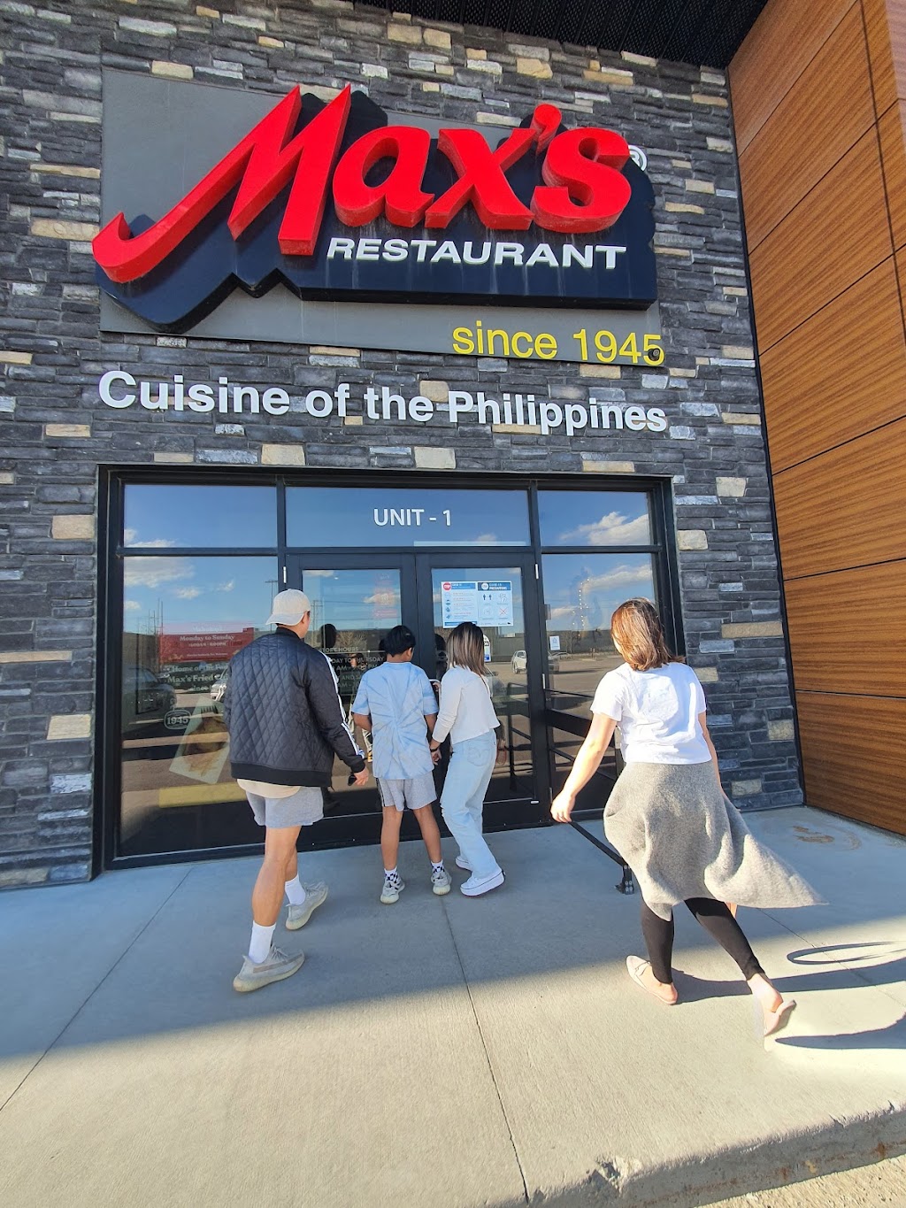 Maxs Restaurant, Cuisine of the Philippines, Winnipeg | 1255 St James St Unit 1, Winnipeg, MB R3H 0K9, Canada | Phone: (204) 615-6297