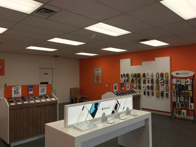 Freedom Mobile | 13708 Castle Downs Rd NW, Castle Downs Shopping Centre, Edmonton, AB T5X 4H7, Canada | Phone: (780) 457-7300