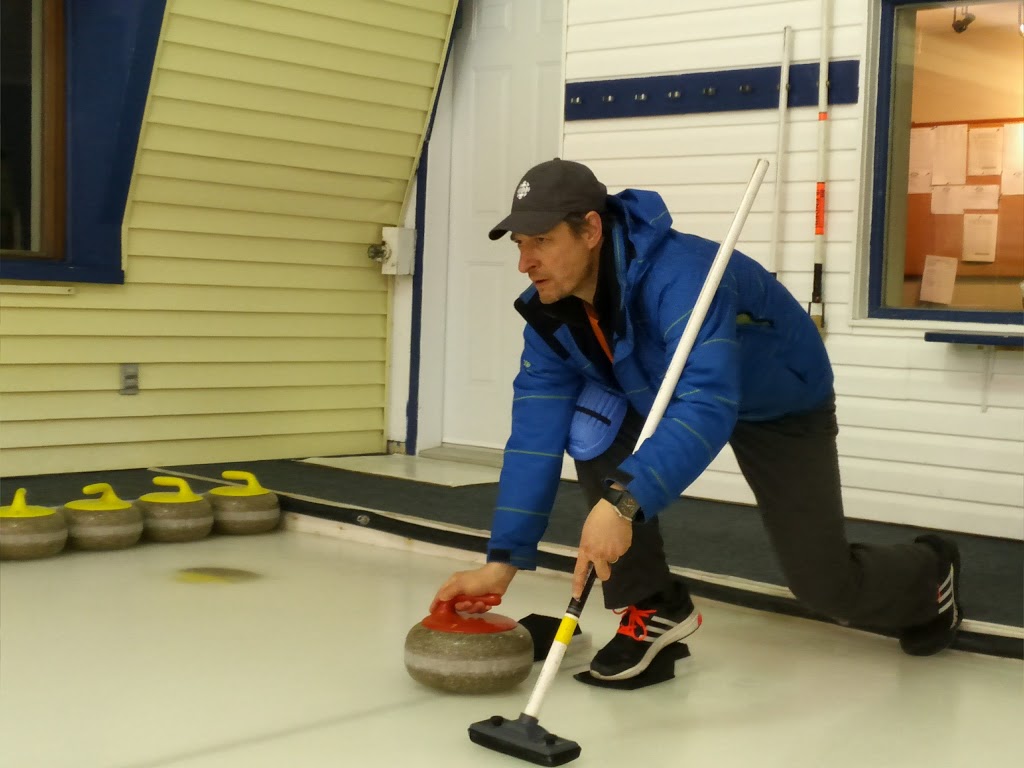 Sutton Curling Club | 26 Rue Pleasant, Sutton, QC J0E 2K0, Canada | Phone: (450) 538-3226