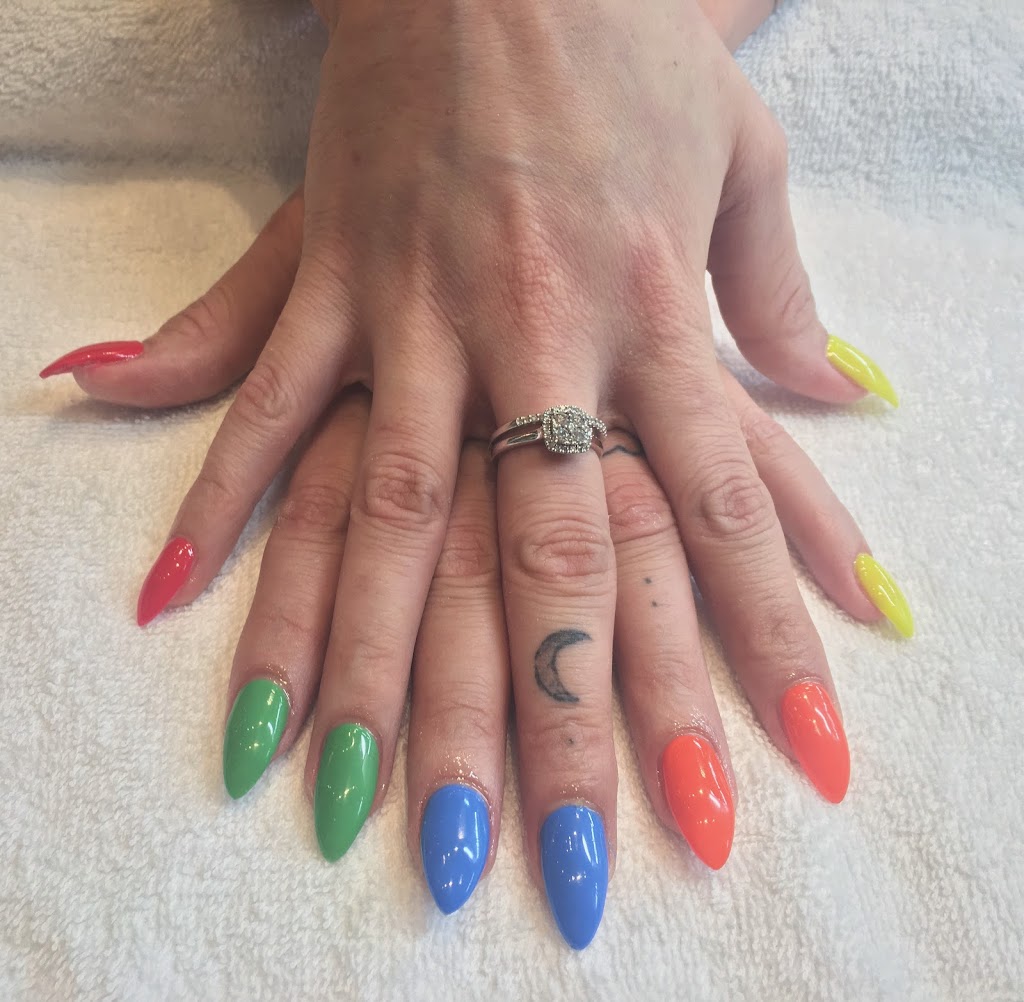 Cali Nails Hillside | 1644 Hillside Ave, Victoria, BC V8T 2C5, Canada | Phone: (250) 592-1179