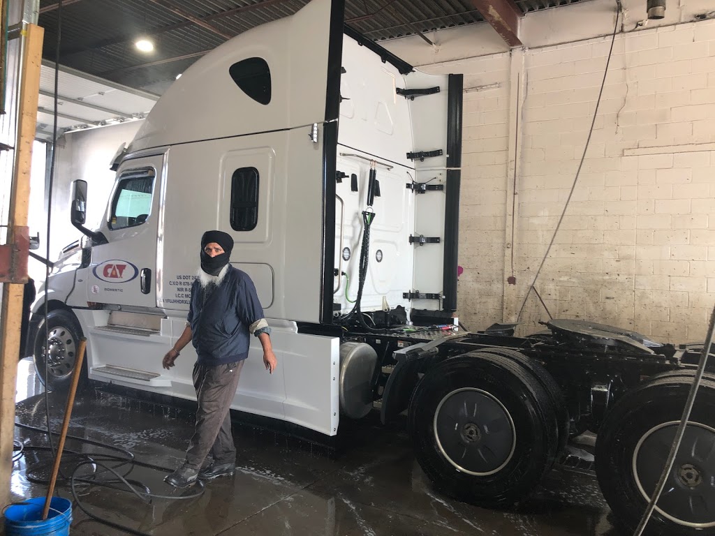 Akal Truck Lube - Fast Quality Service - Lube & Wash | 1776 Meyerside Dr, Mississauga, ON L5T 1A3, Canada | Phone: (905) 565-1100