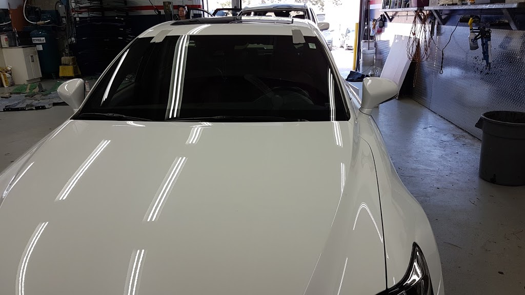 Woodchester Auto Glass Limited | 3111 Woodchester Dr, Mississauga, ON L5L 1J2, Canada | Phone: (905) 608-0035