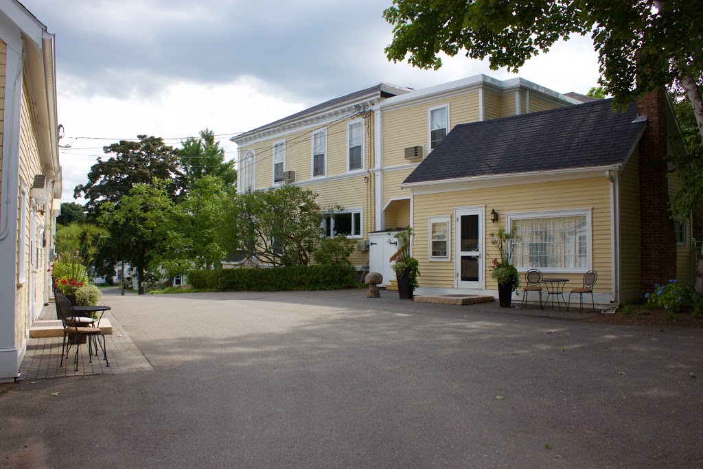 Tattingstone Inn | 620 Main St, Wolfville, NS B4P 1E8, Canada | Phone: (902) 542-7696