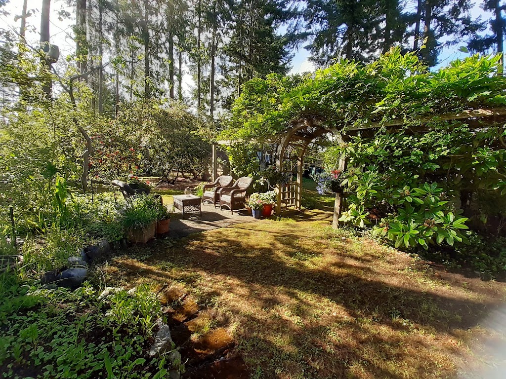 Blue Willow Guest House | 524 Quatna Rd, Qualicum Beach, BC V9K 1B4, Canada | Phone: (250) 752-9052