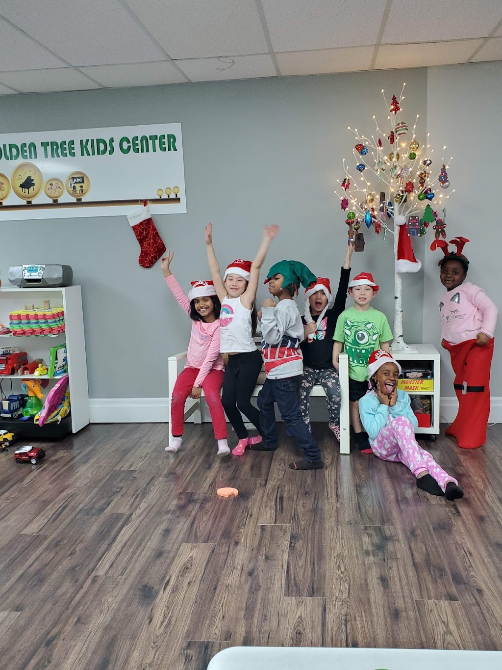 Golden Tree Kids Center | 2655 Liruma Rd #3, Mississauga, ON L5K 1Y9, Canada | Phone: (905) 403-8840