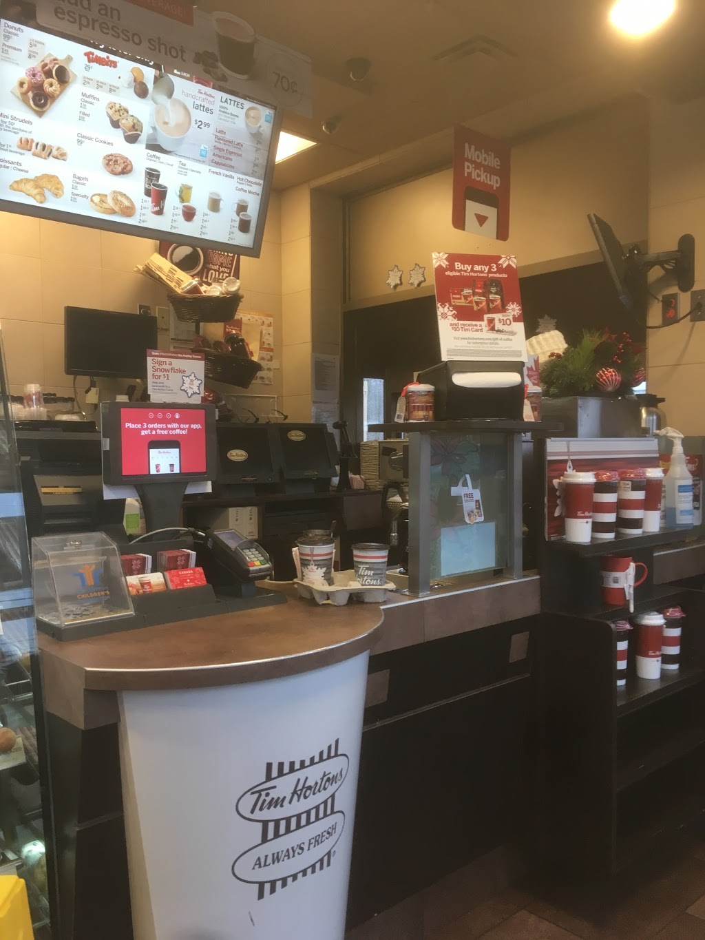 Tim Hortons | 6570 Bayers Rd, Halifax, NS B3L 2B3, Canada | Phone: (902) 454-5617