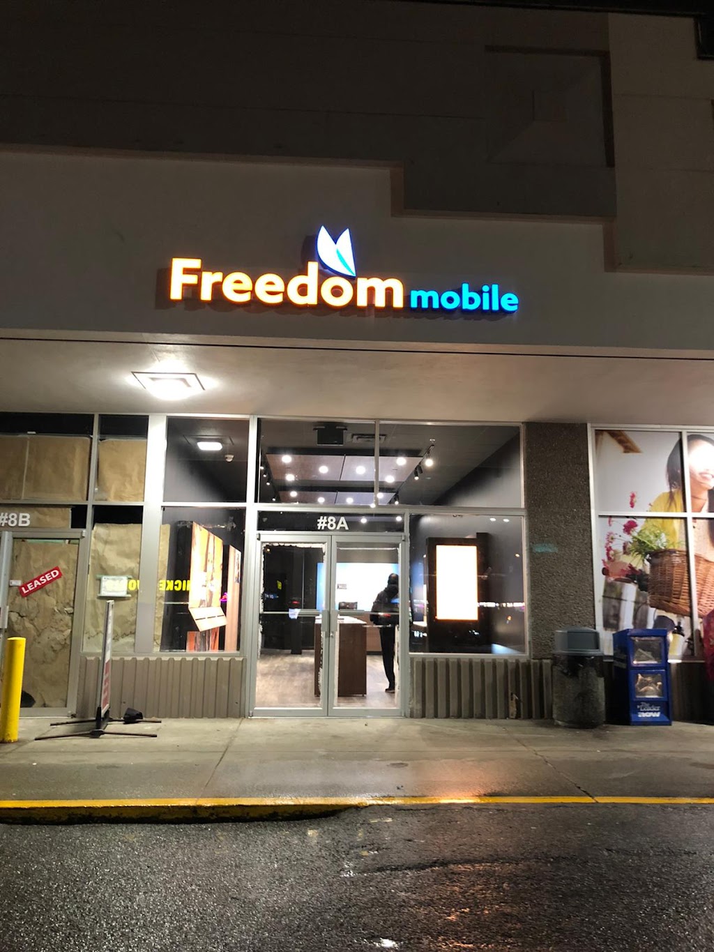 Freedom Mobile | 12830 96 Ave Unit #8A, Surrey, BC V3V 6A8, Canada | Phone: (604) 498-6500