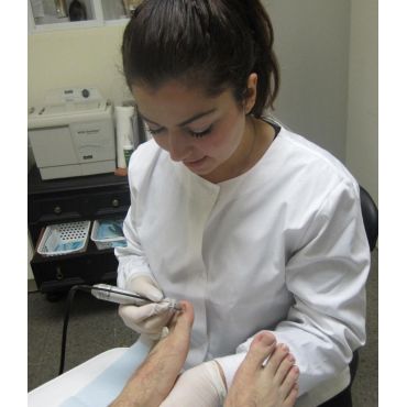M & H Foot and Ankle Clinic/Toronto Salvage Therapy Clinic | 409- 4800 Leslie Street, North York, ON M2J 2K9, Canada | Phone: (647) 348-3668