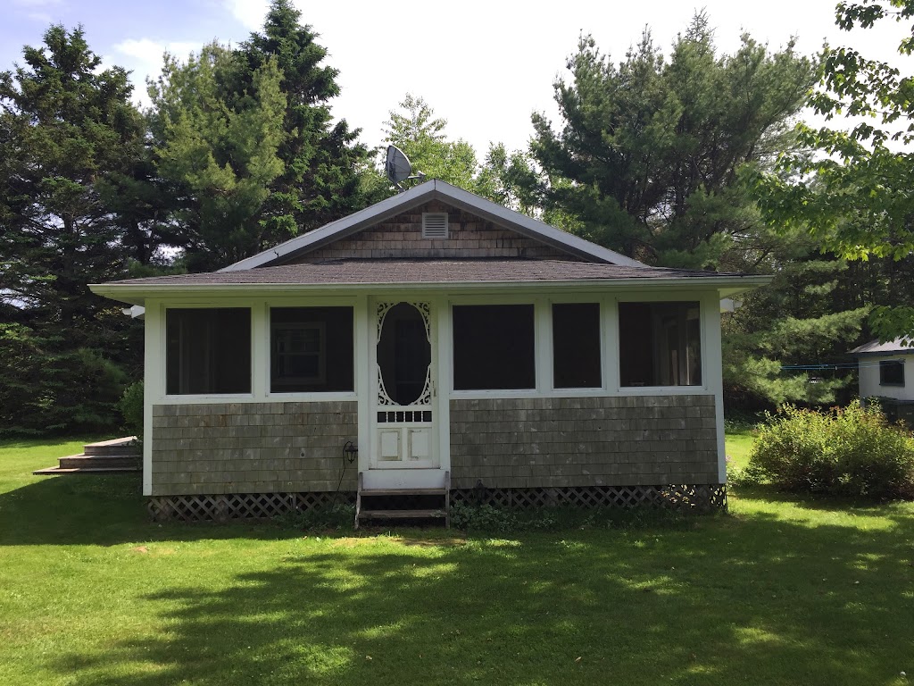 Sea Glass Cottage | 7 Mary Grace Ln, Belle River, PE C0A 1B0, Canada | Phone: (647) 280-1773