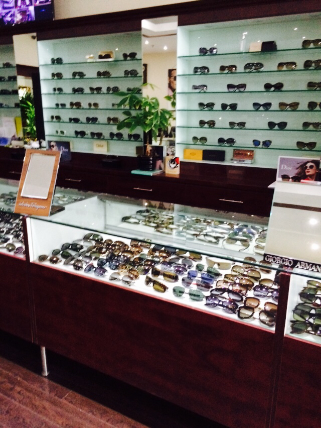 Viet Eyes Optical | 5025 Heatherleigh Ave, Mississauga, ON L5V 2Y7, Canada | Phone: (905) 502-0026