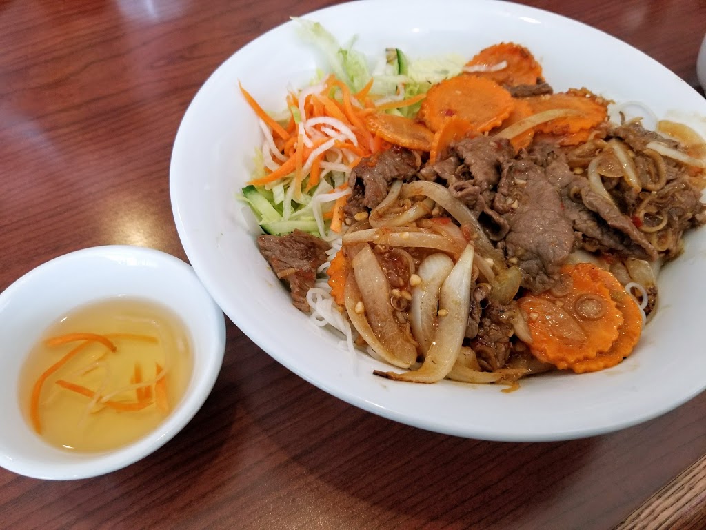 Pho Bistro | 4281 King St E, Kitchener, ON N2P 2X7, Canada | Phone: (519) 219-4746