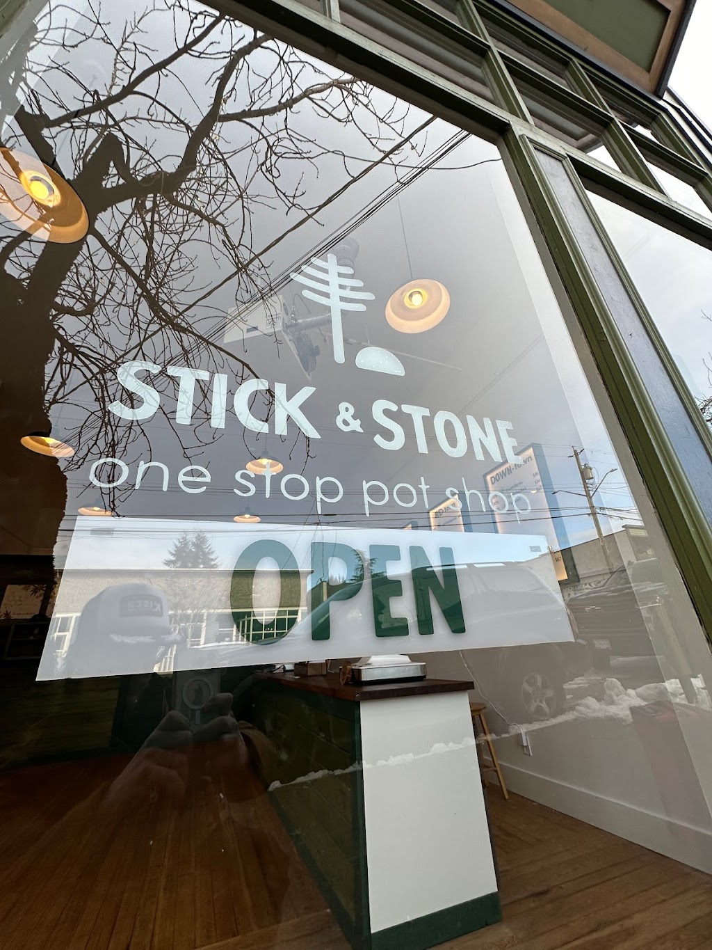 Stick & Stone Cannabis Co. Cumberland | 2701 Dunsmuir Ave, Cumberland, BC V0R 1S0, Canada | Phone: (250) 207-3673