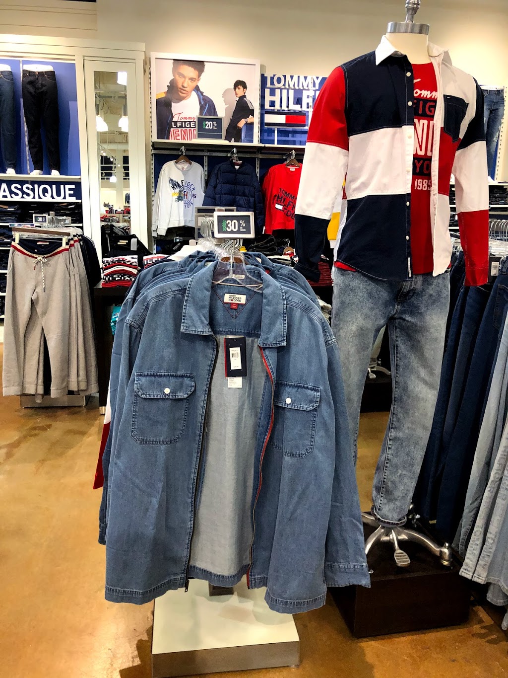 Tommy Hilfiger | CARREFOUR DE LA RIVE-SUD, 582 Chemin de Touraine SUITE #100, Boucherville, QC J4B 5E4, Canada | Phone: (450) 645-9333