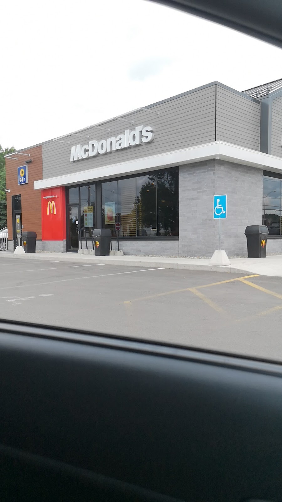McDonalds | 2638 Boulevard du Curé-Labelle, Prévost, QC J0R 1T0, Canada | Phone: (450) 224-4788