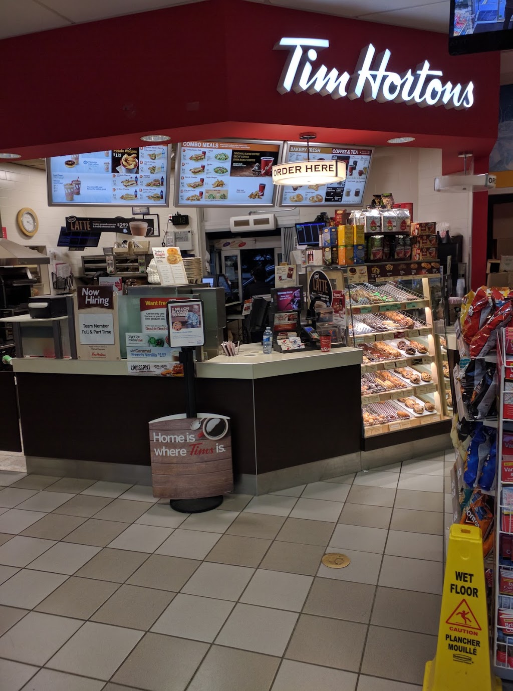 Tim Hortons | 106 W Queens Rd, North Vancouver, BC V7N 2K3, Canada | Phone: (604) 988-9968