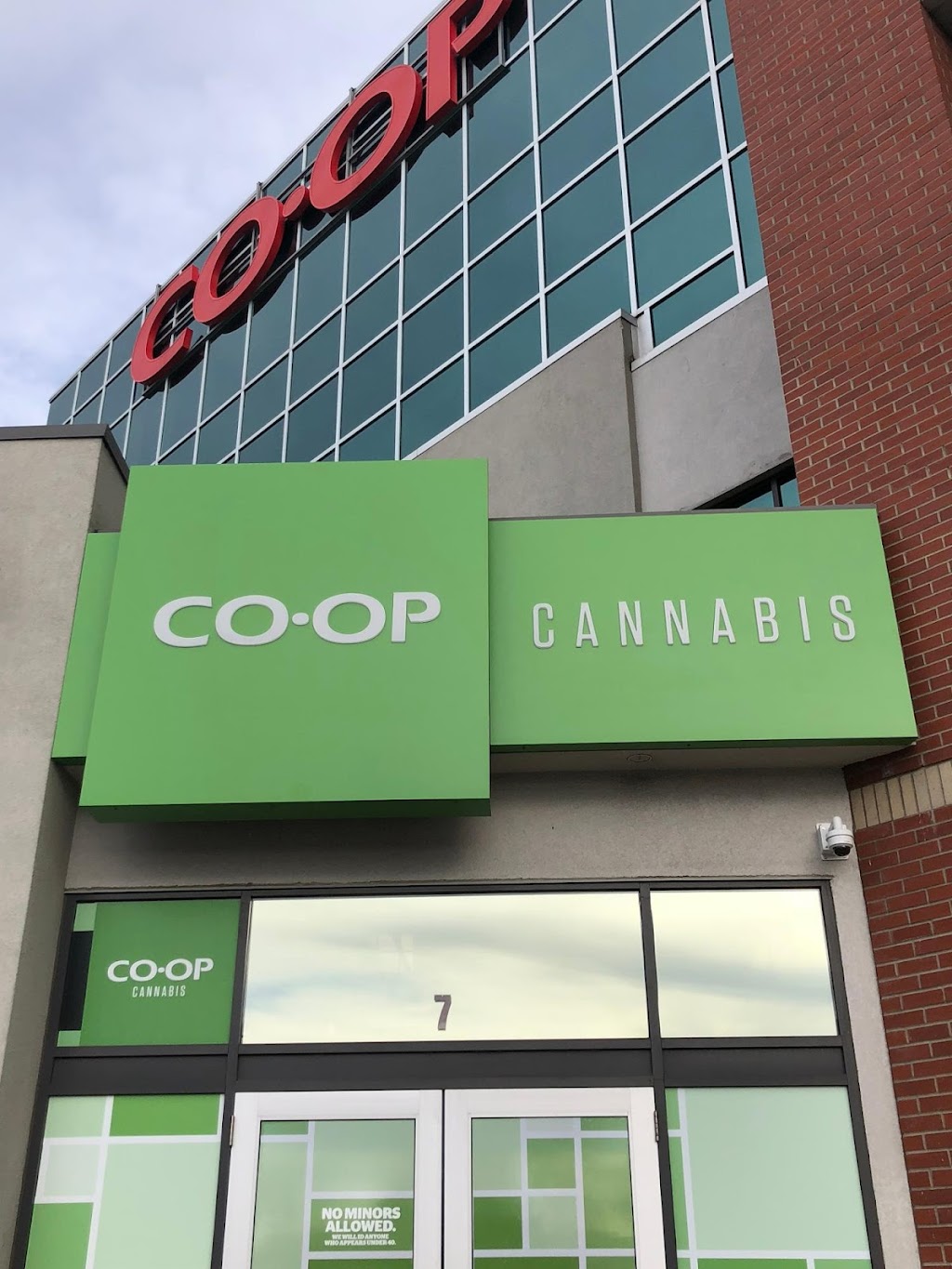 Calgary Co-op Macleod Trail Cannabis | 8720 Macleod Trail #7, Calgary, AB T2H 3A5, Canada | Phone: (403) 452-2285