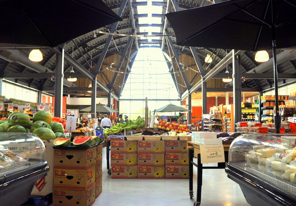 Freds Farm Fresh International Market | 2144 Huron Church Rd, Windsor, ON N9C 2L7, Canada | Phone: (519) 966-2241