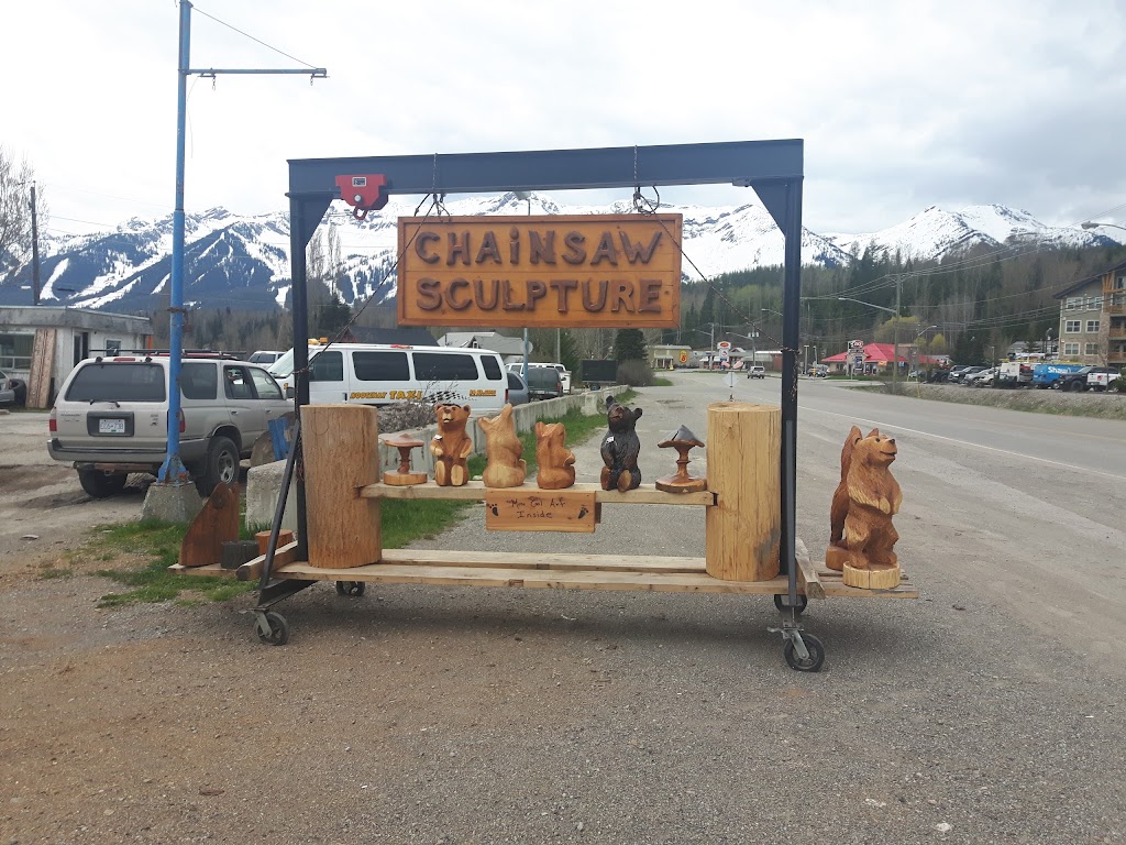 Fernie Log Carver | 1M1, Crowsnest Hwy, Fernie, BC V0B 1M1, Canada | Phone: (250) 423-0552