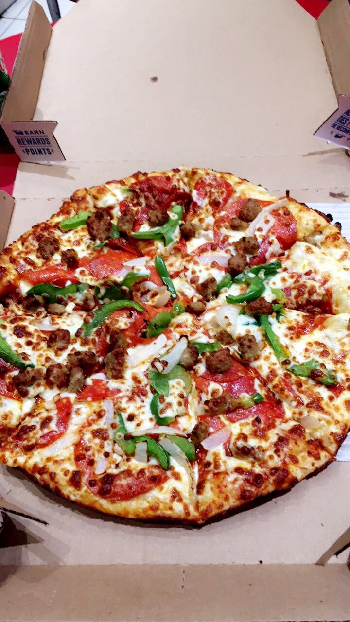 Dominos Pizza | 3326 Rue Ontario E, Montréal, QC H1W 1P7, Canada | Phone: (514) 525-3333