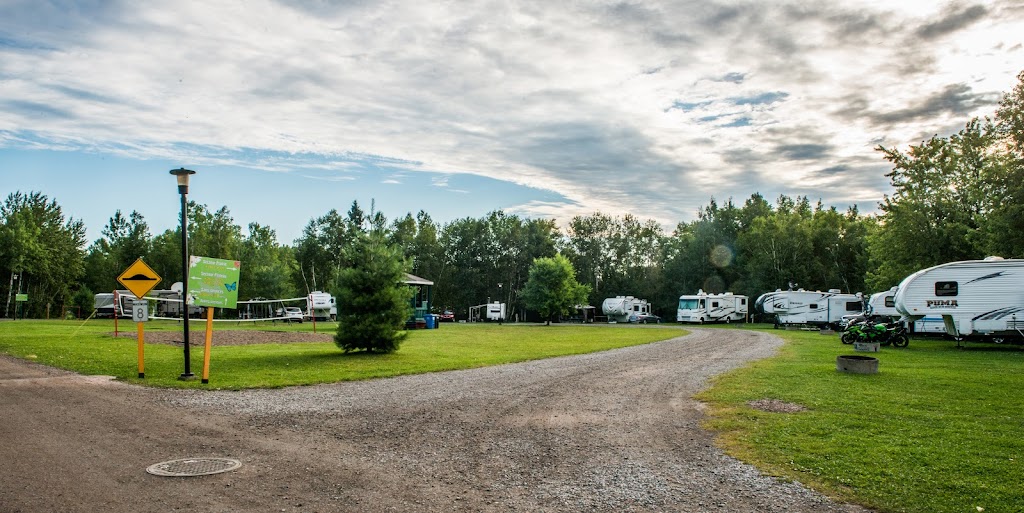 Camping Mont-Plaisant, Divertissement familial | 993 Rte de lAéroport, Roberval, QC G8H 2M9, Canada | Phone: (418) 275-0910