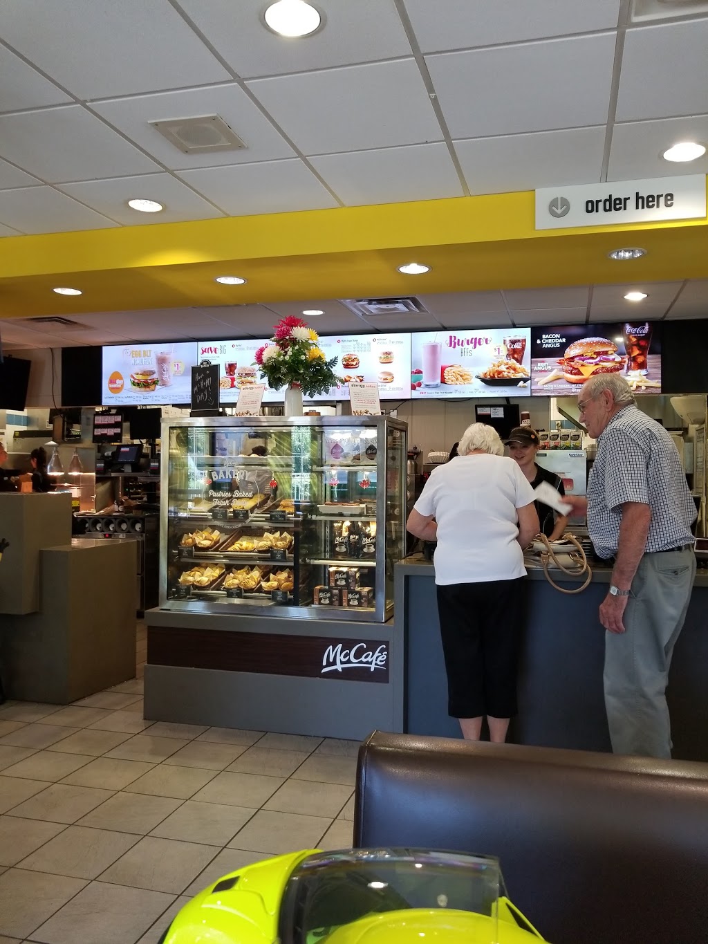 McDonalds | 77 Queensway East, Simcoe, ON N3Y 4M5, Canada | Phone: (519) 426-8085