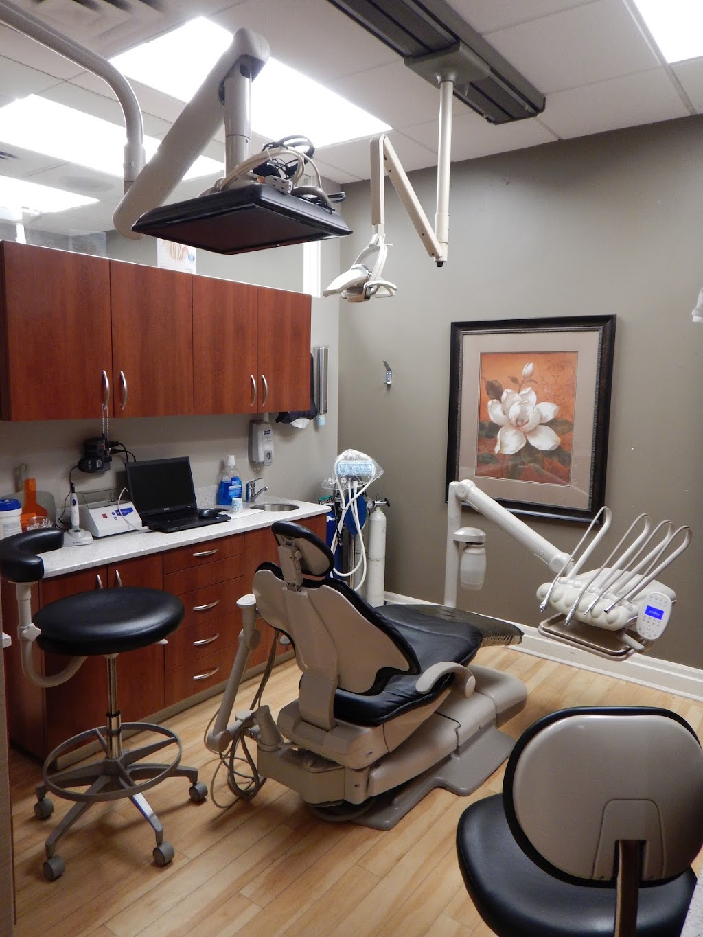 Town Dental | 4 McLaughlin Rd S #3, Brampton, ON L6Y 3B2, Canada | Phone: (905) 456-2082