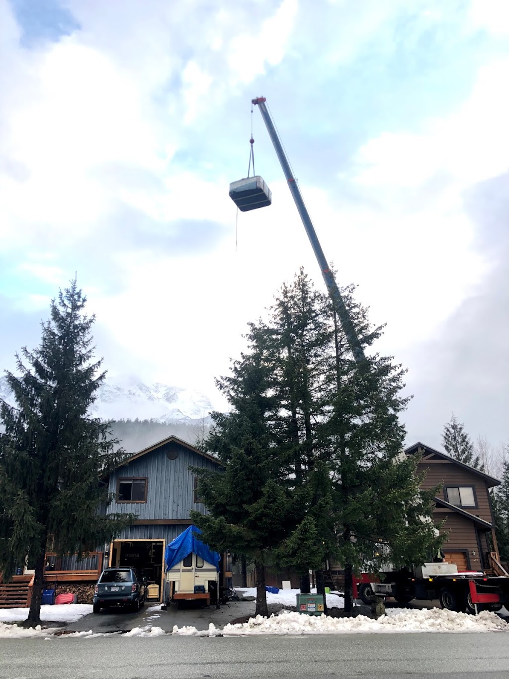 Pemberton Crane Hire Ltd. | 7101 Nancy Greene Dr, Whistler, BC V8E 0E7, Canada | Phone: (604) 967-3207