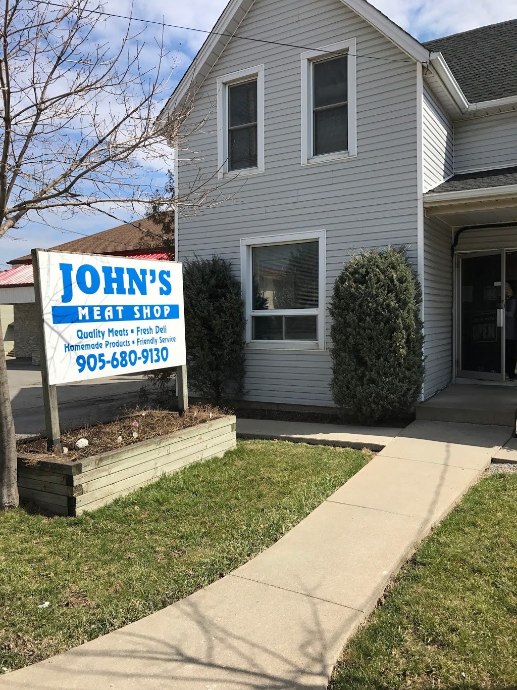 Johns Meat Shop | 28 Pine St S, Thorold, ON L2V 3L2, Canada | Phone: (905) 680-9130