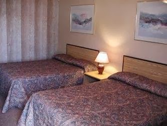 A-1 Motel | 7895 Lundys Lane, Niagara Falls, ON L2H 1H3, Canada | Phone: (905) 354-6038